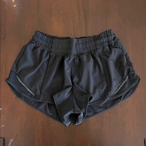 Lululemon Athletica Women's black Athletic Hotty hot low rise-Shorts